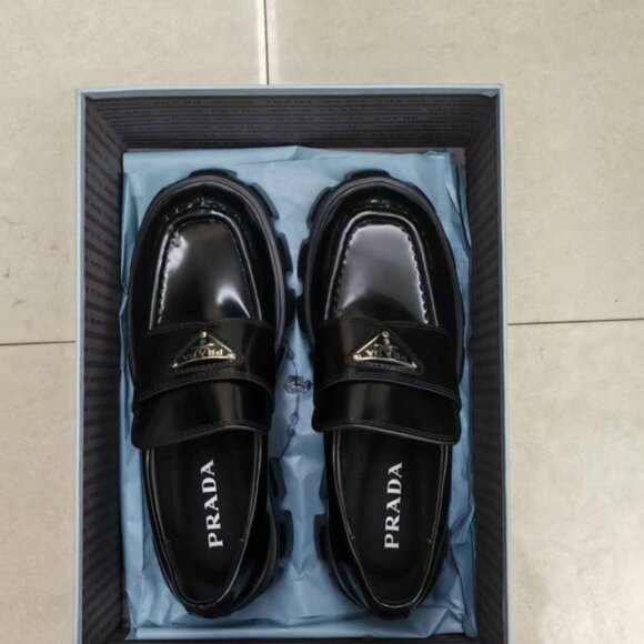 Prada Women's Glossy Black Flats - Picture 2 of 5